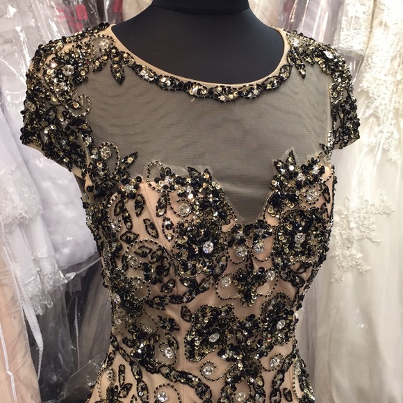 SOLD NWT GORGEOUS BLACK TIE GOWN - Picture 2 of 7